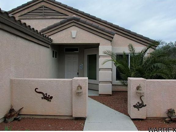 4th image of 2379 Columbus Dr