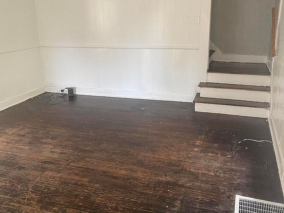3rd image of 547 Umatilla St SE
