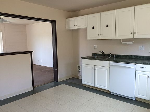 3rd image of 4440 Los Serranos Blvd