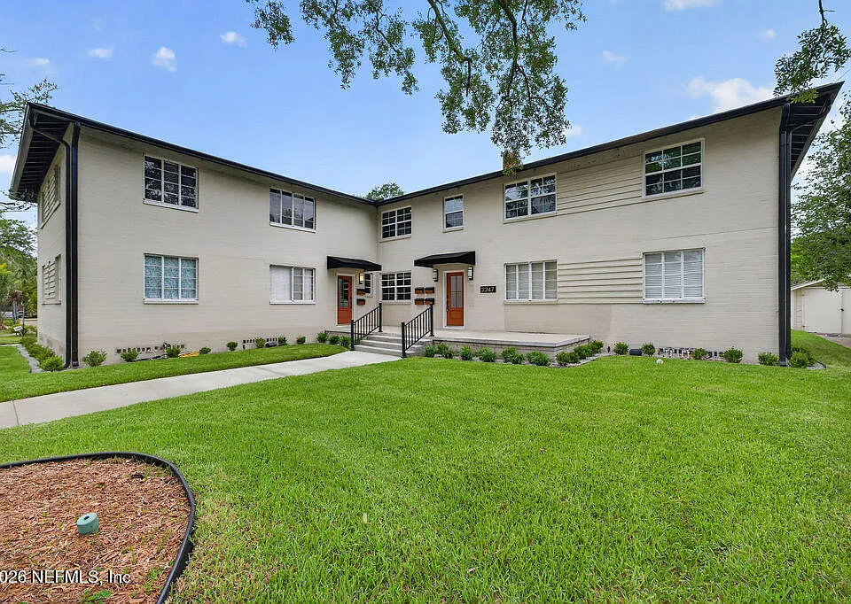 2247 Riverside Ave #6
