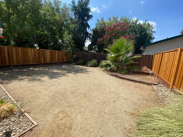 1529 Oak Ave — Photo 12