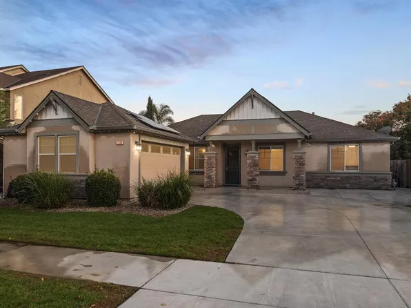 1486 Azalea St, Kingsburg, CA 93631