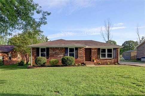 1st image of 704 Cayce Dr