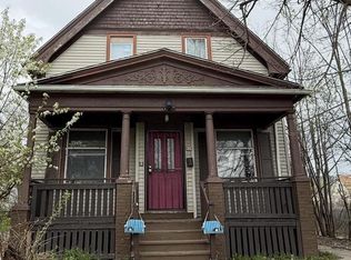 820 W Keefe AVENUE, Milwaukee, WI 53206