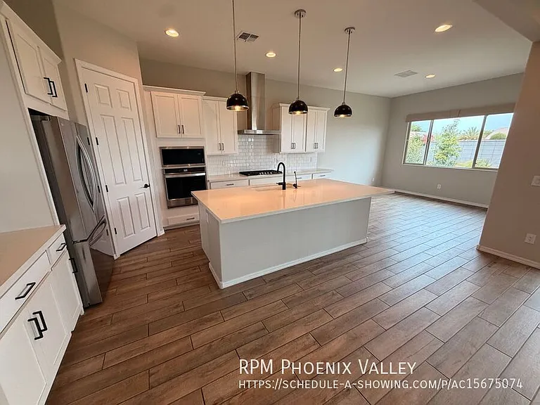 5151 N 181st Dr — Photo 26