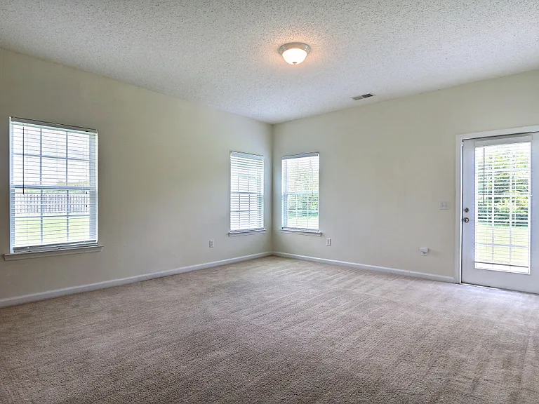 20 Evergreen Oak Dr — Photo 16