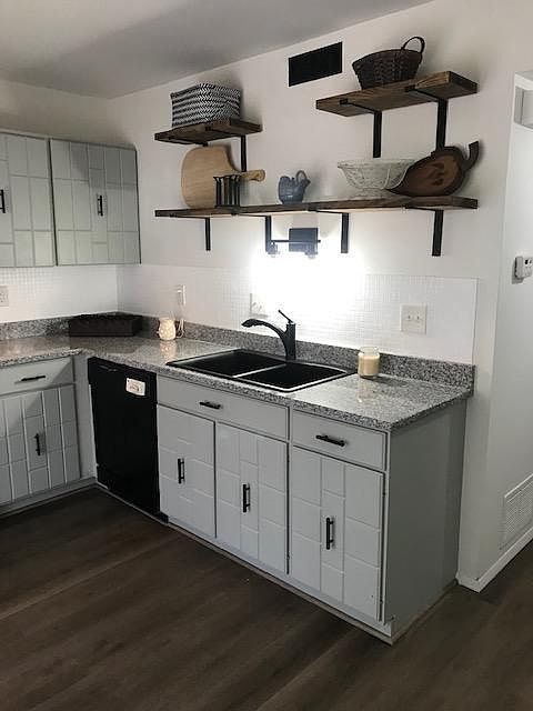 1st image of 4264 Eiffel Dr