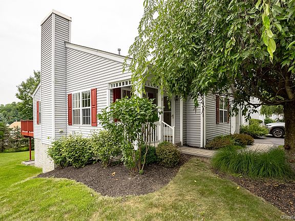 3rd image of 28 Tall Tree Lane