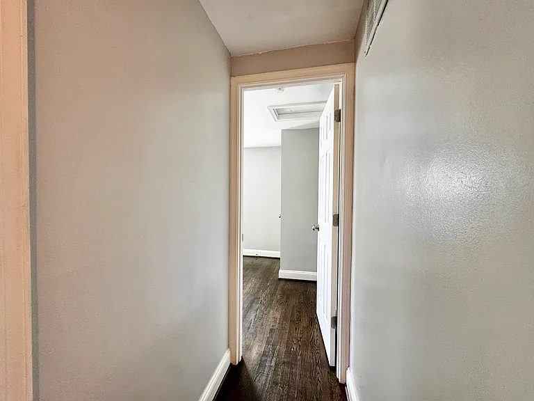 7617 Allendale Dr — Photo 49
