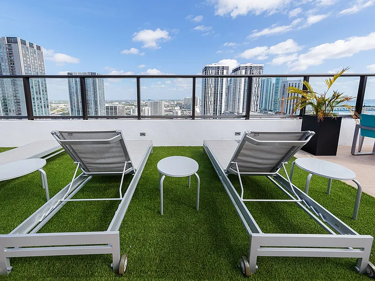 Grand Station | Miami | Rooftop Loungers