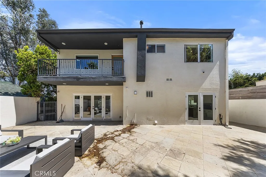 5 bed, 3.5 bath, 3648 sqft, $9,000 — Photo 1