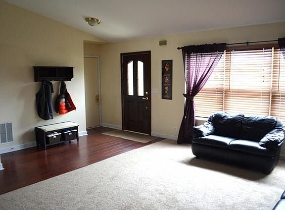 3rd image of 688 Ottawa Dr