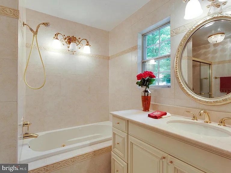 10522 Brevity Dr — Photo 14