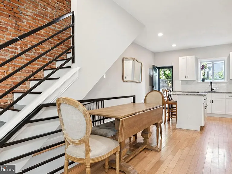 2211 Titan St — Photo 10