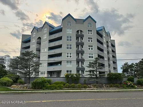 300 Ocean Ave N Photo 1