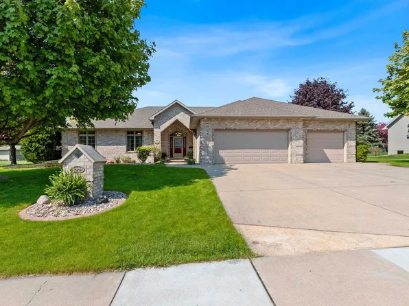3229 Sitka St, Green Bay, WI 54311