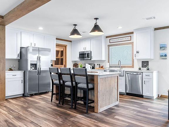 3rd image of 297 Tiger Lily Ln