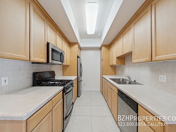 5th image of 3328 1/2 S Oakhurst Ave #205