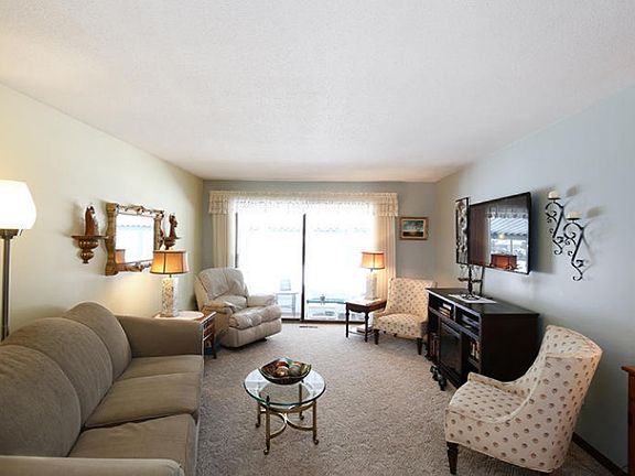 3rd image of 7487 Pinegrove Dr #Na