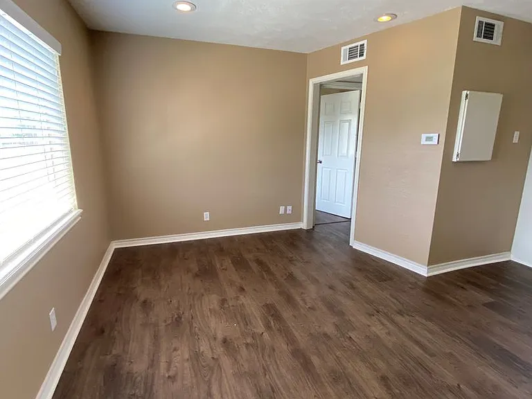 1801 Lake Street — Photo 4