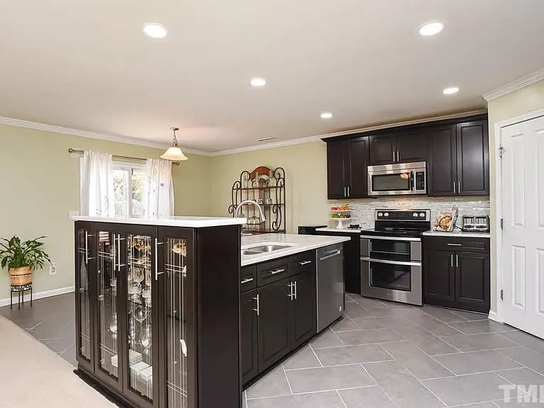 2304 Ferdinand Dr — Photo 15