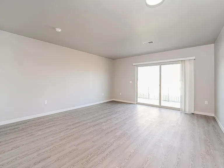 004-photo-living-room-13945238