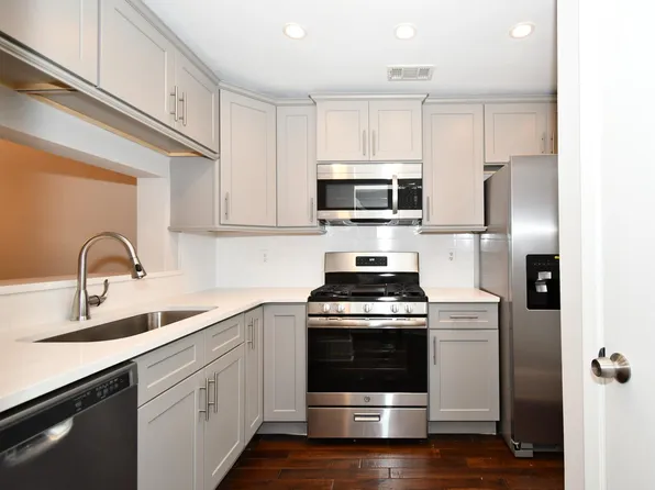 306 Wedgewood Way, Sandy Springs, GA 30350