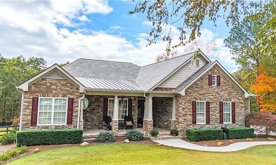1st image of 520 Black Horse Cir