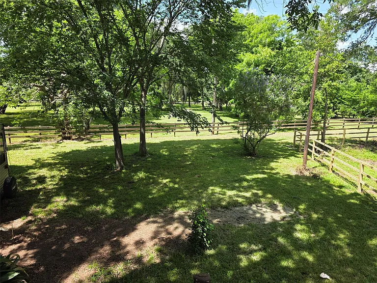 710 E Pony Ln — Photo 17