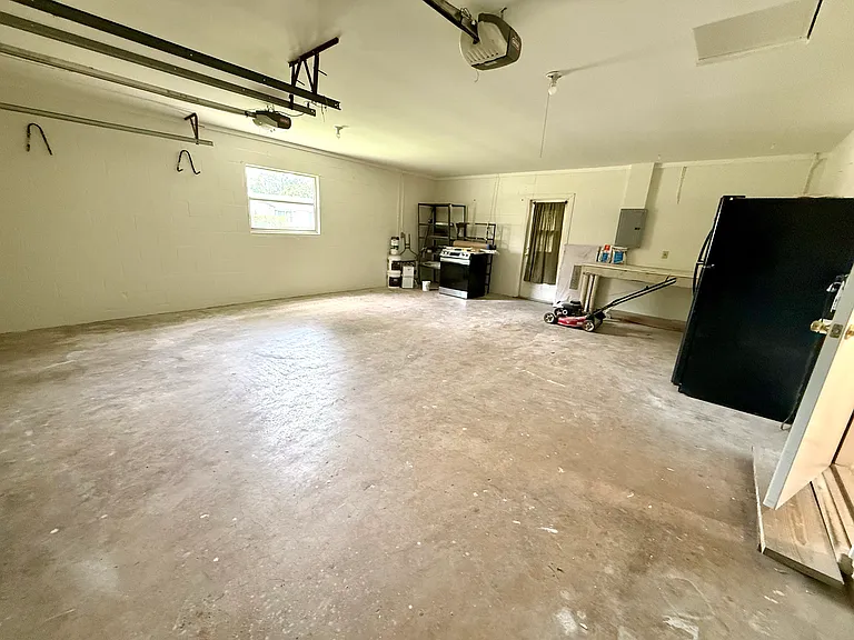 512 Oakhurst St — Photo 14