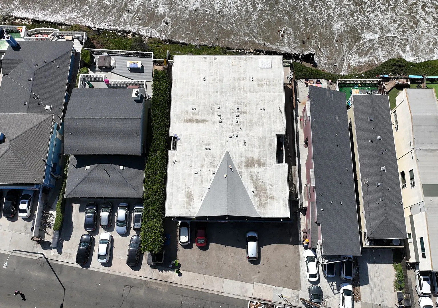 6561 Del Playa — Photo 2