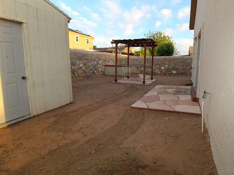 2216 Amber Point Pl — Photo 6