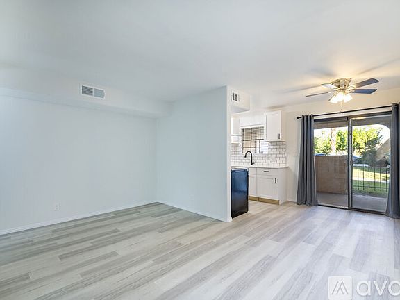 3rd image of 5300 E Waverly Dr APT H3