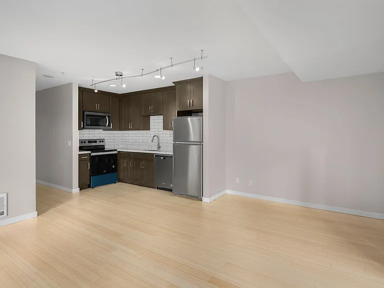 2717 Western Ave #530 — Photo 9