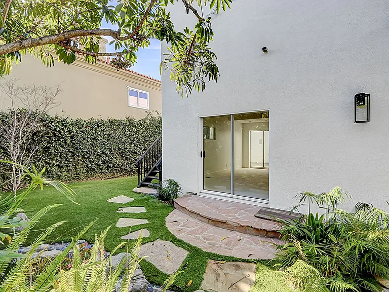 204 N Poinsettia Ave — Photo 45
