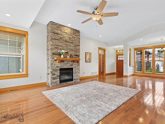 3rd image of 5467 Glenkirk Dr