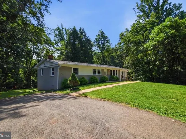 8053 Rocky Ln, Warrenton, VA 20187