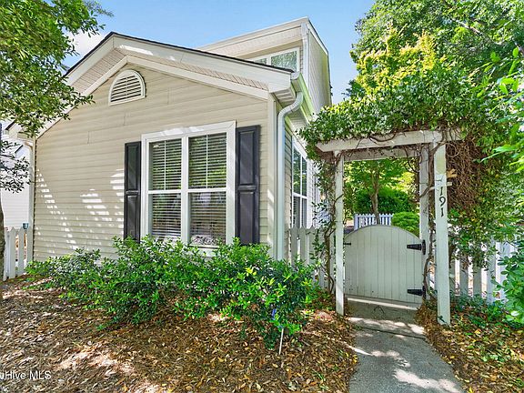 2nd image of 5813 Wrightsville Avenue Apt 191