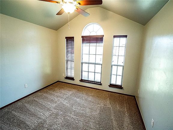 3rd image of 537 SW 156th Ct
