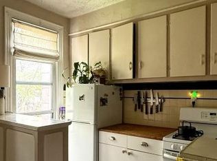 606 Manhattan Ave APT 3R, Brooklyn, NY 11222