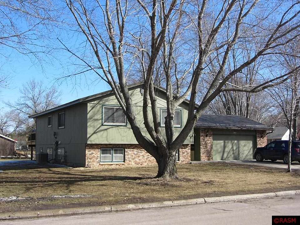 1st image of 929 Woodlawn Ave