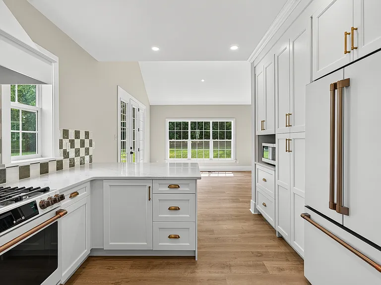 2069 Dutton Mill Rd — Photo 5