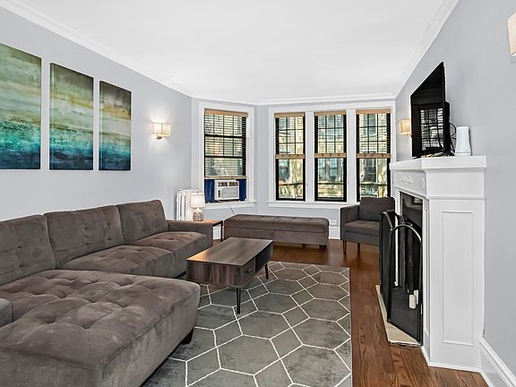 5th image of 1225 W Lunt Ave APT 1B
