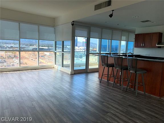 3rd image of 4525 Dean Martin Dr Unit 906