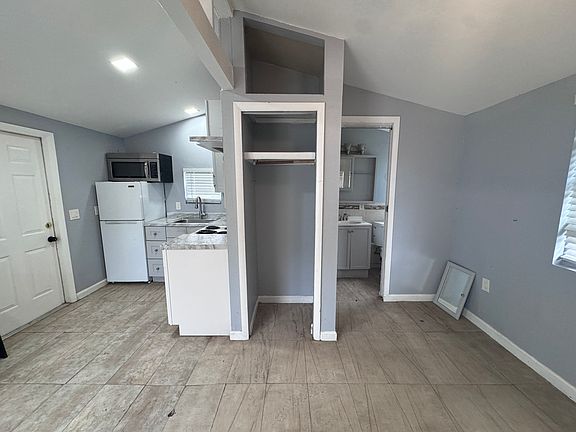 3rd image of 4588 Iris St Unit C