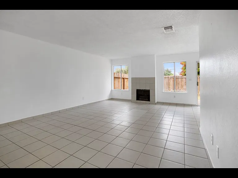 1877 Carter Way — Photo 4