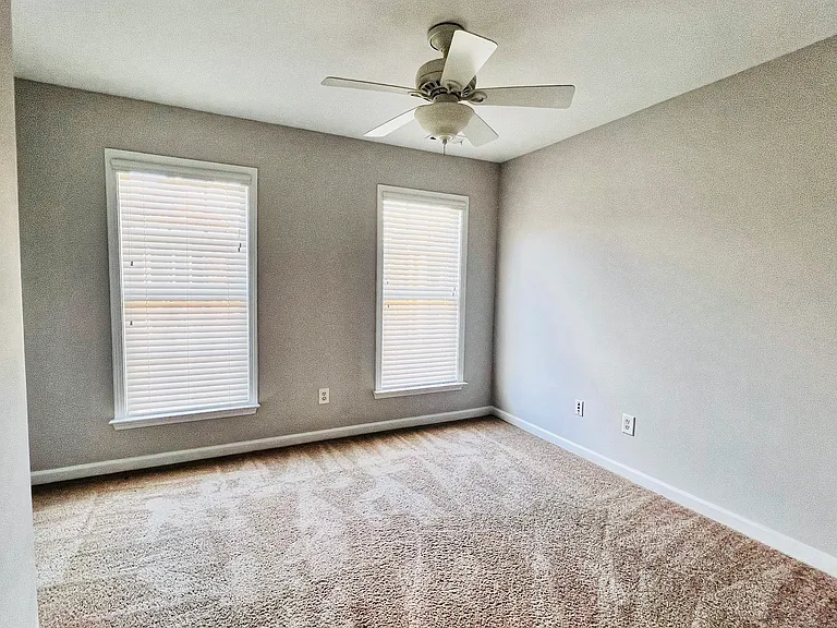 2800 Loftview Sq — Photo 12
