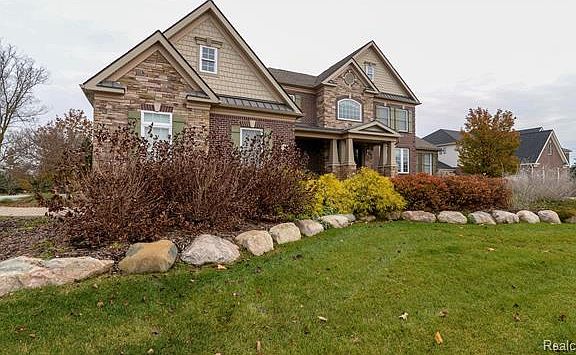 3rd image of 17174 Crestbrook Dr