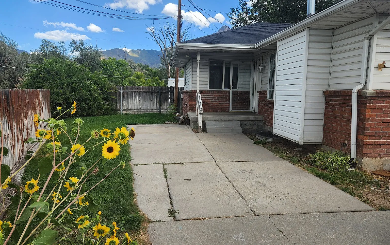 1527 E Murray Holladay Rd — Photo 3