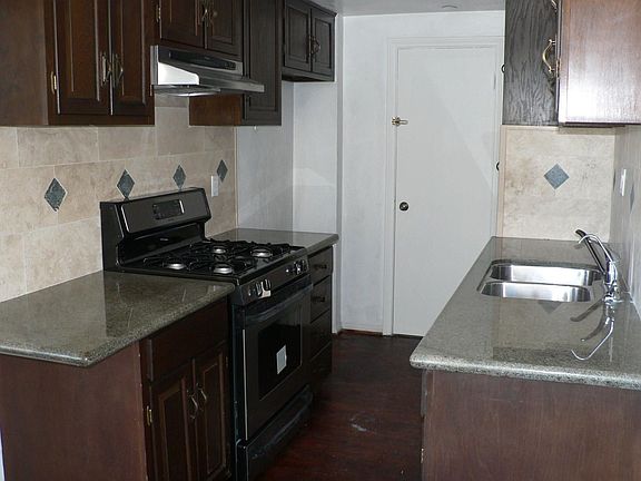 KITCHEN W/GRANITE